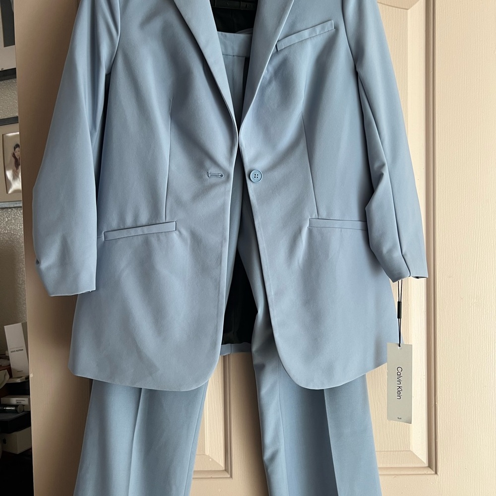 😁NWT Suit Set Calvin Klein Pants Suit Set